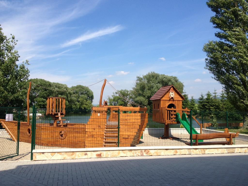 Rybarska Basta A Penzion Dobys Solcany Exterior foto